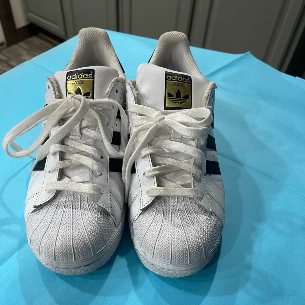 Adidas Superstar EUC - Picture 3 of 7